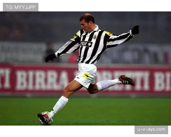 齐达内：从绿茵传奇到战术革新者，重塑现代足球格局