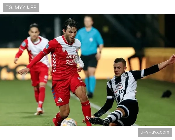 费耶诺德防守数据亮眼，稳健后防成胜利关键