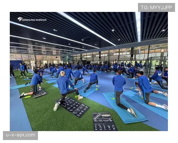 上海申花康桥基地新训练设施启用,助力球队冲击新赛季目标分析 上海申花康桥基地新训练设施启用,助力球队冲击新赛季目标分析